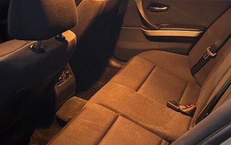 BMW 3 серия, 2009 год, 1 050 000 рублей, 8 фотография