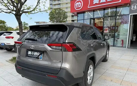 Toyota RAV4, 2023 год, 3 360 500 рублей, 6 фотография