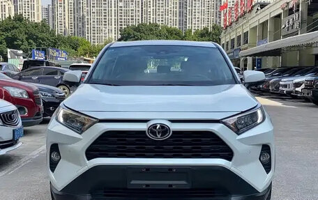 Toyota RAV4, 2023 год, 3 302 500 рублей, 2 фотография