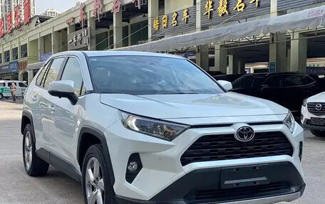 Toyota RAV4, 2023 год, 3 302 500 рублей, 3 фотография