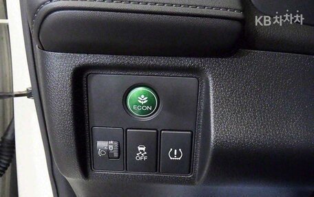 Honda HR-V II, 2017 год, 1 693 400 рублей, 14 фотография