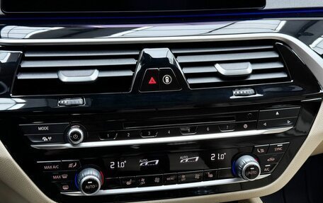 BMW 5 серия, 2018 год, 3 149 000 рублей, 14 фотография