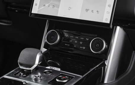 Land Rover Range Rover IV рестайлинг, 2025 год, 31 200 000 рублей, 23 фотография