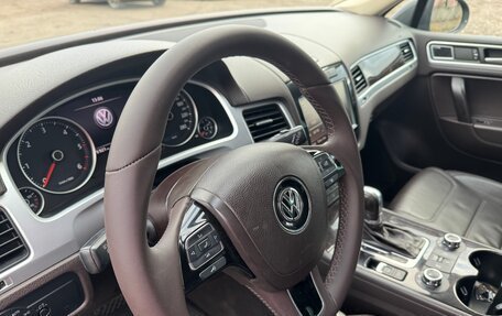 Volkswagen Touareg III, 2011 год, 1 900 000 рублей, 10 фотография
