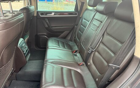 Volkswagen Touareg III, 2011 год, 1 900 000 рублей, 13 фотография