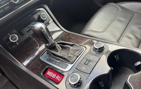 Volkswagen Touareg III, 2011 год, 1 900 000 рублей, 14 фотография