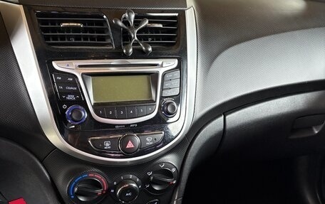 Hyundai Solaris II рестайлинг, 2013 год, 870 000 рублей, 11 фотография