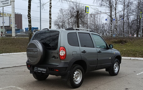 Chevrolet Niva I рестайлинг, 2017 год, 680 000 рублей, 6 фотография