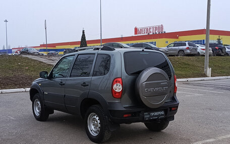 Chevrolet Niva I рестайлинг, 2017 год, 680 000 рублей, 8 фотография