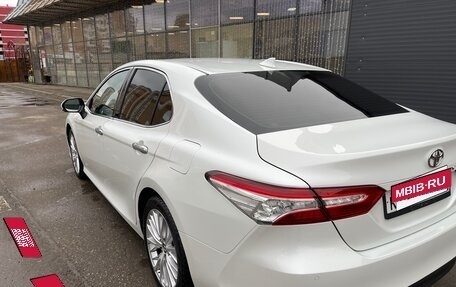 Toyota Camry, 2018 год, 3 000 000 рублей, 2 фотография