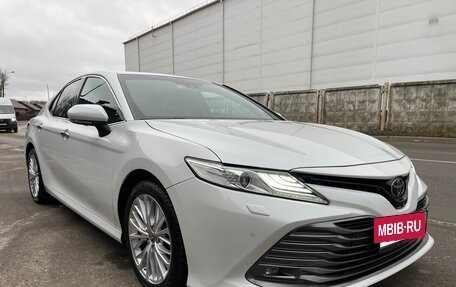 Toyota Camry, 2018 год, 3 000 000 рублей, 4 фотография