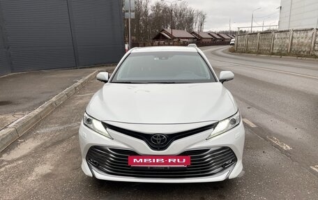 Toyota Camry, 2018 год, 3 000 000 рублей, 5 фотография