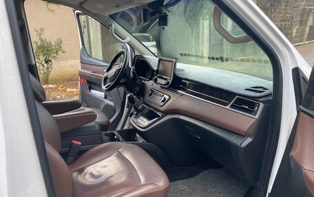 Hyundai Grand Starex Grand Starex I рестайлинг 2, 2019 год, 3 200 000 рублей, 10 фотография