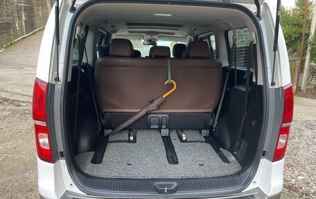 Hyundai Grand Starex Grand Starex I рестайлинг 2, 2019 год, 3 200 000 рублей, 8 фотография