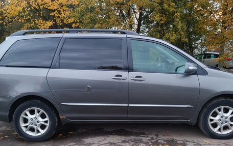 Toyota Sienna II рестайлинг, 2005 год, 880 000 рублей, 5 фотография