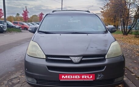 Toyota Sienna II рестайлинг, 2005 год, 880 000 рублей, 3 фотография