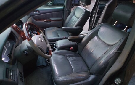 Toyota Sienna II рестайлинг, 2005 год, 880 000 рублей, 18 фотография