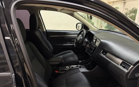 Mitsubishi Outlander III рестайлинг 3, 2012 год, 1 490 000 рублей, 9 фотография