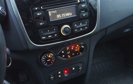 Renault Sandero II рестайлинг, 2016 год, 900 000 рублей, 7 фотография