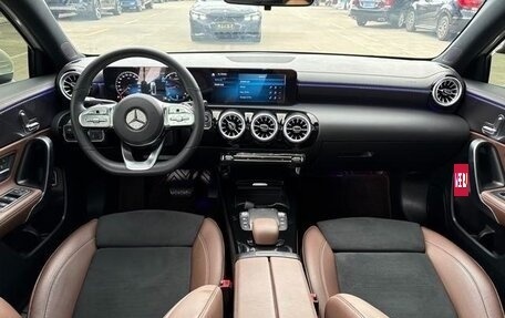 Mercedes-Benz A-Класс, 2022 год, 1 800 000 рублей, 9 фотография