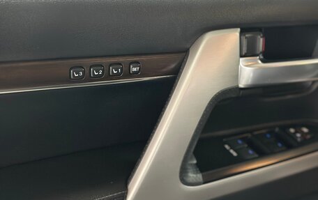 Toyota Land Cruiser 200, 2020 год, 9 270 000 рублей, 15 фотография