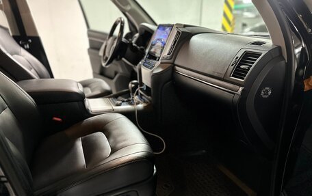 Toyota Land Cruiser 200, 2020 год, 9 270 000 рублей, 31 фотография