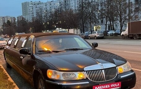 Lincoln Town Car III рестайлинг, 2000 год, 430 000 рублей, 4 фотография