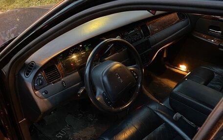 Lincoln Town Car III рестайлинг, 2000 год, 430 000 рублей, 8 фотография