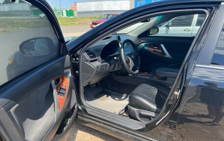 Toyota Camry, 2011 год, 1 350 000 рублей, 2 фотография