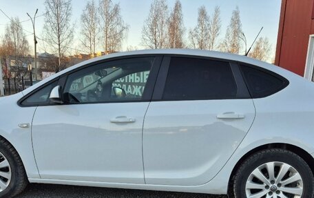 Opel Astra J, 2013 год, 835 000 рублей, 2 фотография