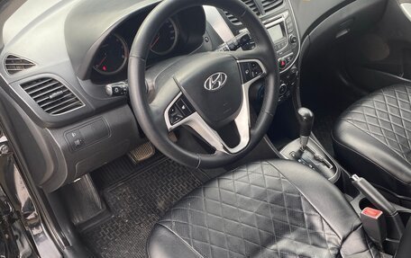 Hyundai Solaris II рестайлинг, 2012 год, 572 000 рублей, 14 фотография