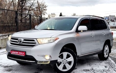 Toyota Highlander III, 2013 год, 1 980 000 рублей, 1 фотография