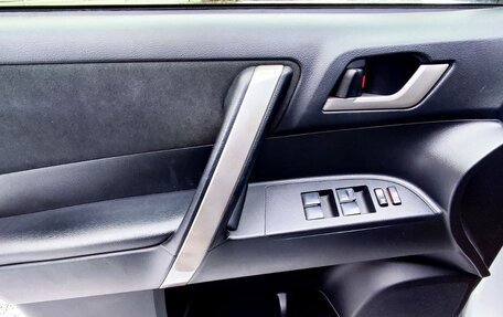 Toyota Highlander III, 2013 год, 1 980 000 рублей, 13 фотография