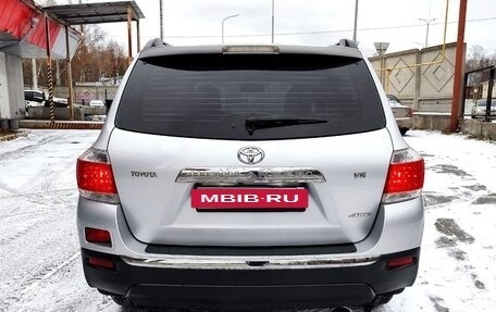 Toyota Highlander III, 2013 год, 1 980 000 рублей, 5 фотография