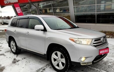 Toyota Highlander III, 2013 год, 1 980 000 рублей, 8 фотография