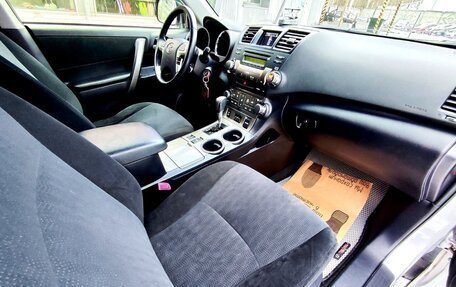 Toyota Highlander III, 2013 год, 1 980 000 рублей, 17 фотография