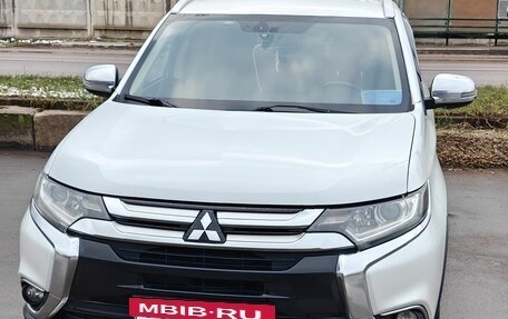 Mitsubishi Outlander III рестайлинг 3, 2016 год, 1 780 000 рублей, 4 фотография