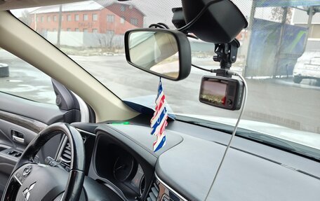 Mitsubishi Outlander III рестайлинг 3, 2016 год, 1 780 000 рублей, 26 фотография