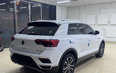Volkswagen T-Roc I, 2021 год, 1 750 000 рублей, 6 фотография
