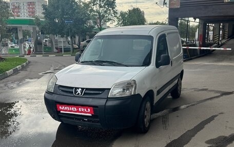 Peugeot Partner II рестайлинг 2, 2010 год, 450 000 рублей, 2 фотография