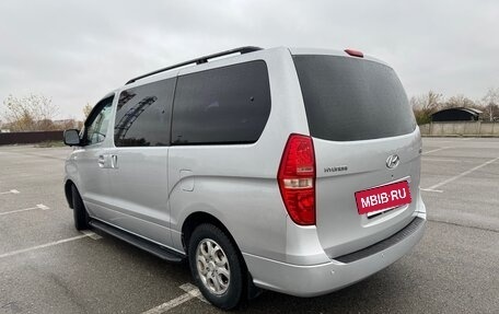 Hyundai H-1 II рестайлинг, 2008 год, 1 690 000 рублей, 3 фотография