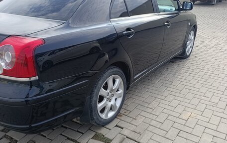 Toyota Avensis III рестайлинг, 2005 год, 780 000 рублей, 3 фотография