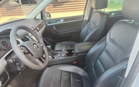 Volkswagen Touareg III, 2015 год, 2 730 000 рублей, 4 фотография