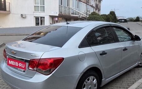 Chevrolet Cruze II, 2011 год, 695 000 рублей, 4 фотография