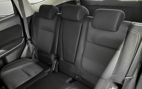 Mitsubishi Outlander III рестайлинг 3, 2018 год, 1 995 000 рублей, 10 фотография