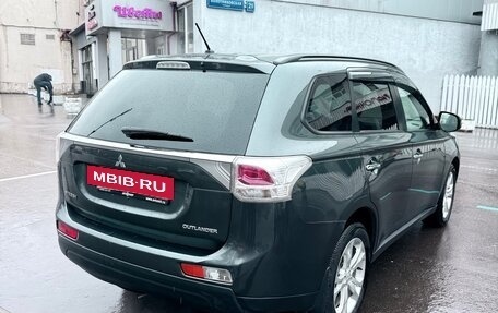 Mitsubishi Outlander III рестайлинг 3, 2013 год, 1 300 000 рублей, 8 фотография