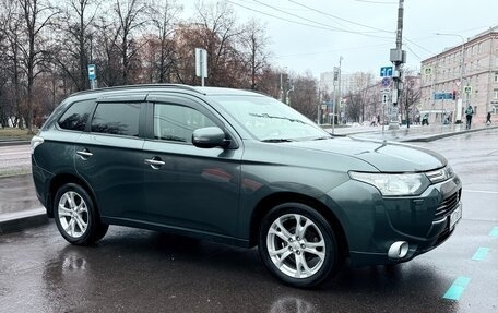 Mitsubishi Outlander III рестайлинг 3, 2013 год, 1 300 000 рублей, 5 фотография