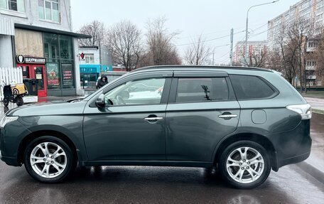 Mitsubishi Outlander III рестайлинг 3, 2013 год, 1 300 000 рублей, 12 фотография