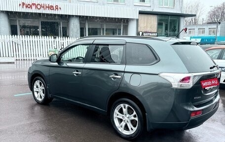 Mitsubishi Outlander III рестайлинг 3, 2013 год, 1 300 000 рублей, 11 фотография