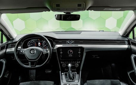 Volkswagen Passat B8 рестайлинг, 2018 год, 2 049 000 рублей, 13 фотография